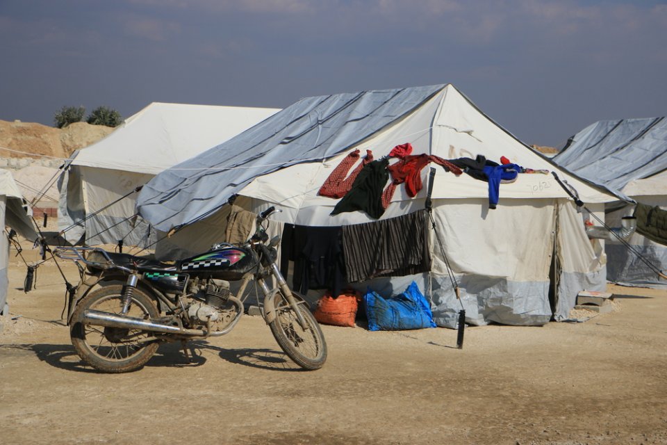 Zelt im Hamam Camp. Jindires, Nordsyrien, März 2023.