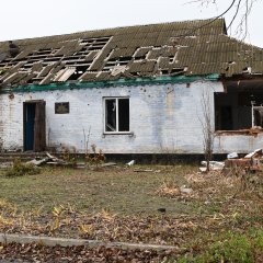 Zerstörtes Gesundheitszentrum in der Region Kherson. Ukraine, November 2022.