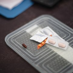 Die täglichen Medikamente für eine Person mit medikamentenresistenter Tuberkulose. Somaliland, Februar 2022.