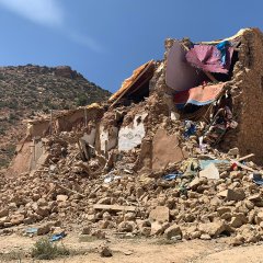 Ein eingestürztes Haus in der Region Hal Haouz, wo unsere Teams Bedarfsermittlungen durchgeführt haben. Marokko, 12. September 2023.