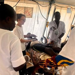 Premier patient admis suite à l'augmentation de l'afflux de réfugiés du Soudan après l'intensification des combats à El Geneina. Adré, Tchad, 4 novembre 2023