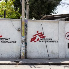 Eingang des MSF-Nothilfezentrums Turgeau, im Zentrum von Port-au-Prince. März 2023.