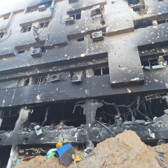 Das Al-Shifa-Spital von aussen. Nach einem 14-tägigen Einsatz der israelischen Armee, ist das Innere des Gebäude in Trümmern. Gaza, April 2024.