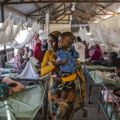 Service pour les patient·e·s atteint·e·s de paludisme au sein de l’hôpital pédiatrique d’El Fasher, soutenu par MSF. Darfour du Nord, Soudan, octobre 2019. 