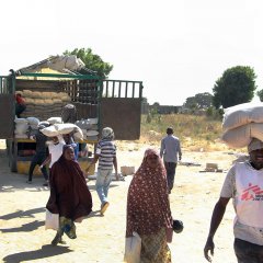 MSF a distribué 810 tonnes de nourriture à Maiduguri, dans le nord-est du Nigeria, ce qui correspond à l’alimentation nécessaire pour 26000 familles pendant deux semaines.