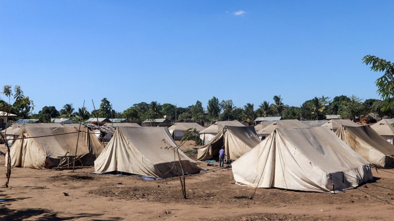 Les tentes qui composent le camp de déplacés internes de Metuge dans la province de Cabo Delgado au Mozambique.