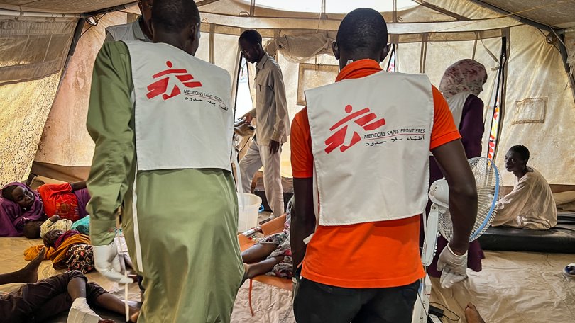 Während die Gewalt in West-Darfur wütet, kommen die Verwundeten in Wellen in der mobilen Klinik in Adré im Tschad an der Grenze zum Sudan. Sudan/Tschad, 16. Juni 2023.