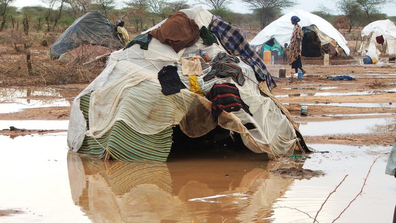 Camp de Dagahaley, saison des pluies: 700 familles attendant d'être relogées survivent sans latrines et eau propre et dépendent des donations. Dadaab, Kenya, 11.11.2010