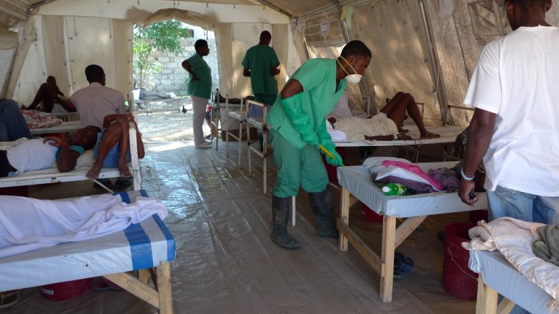Dans le centre de traitement du choléra (CTC) de MSF à Tabarre en Haîti. 19 novembre 2010.