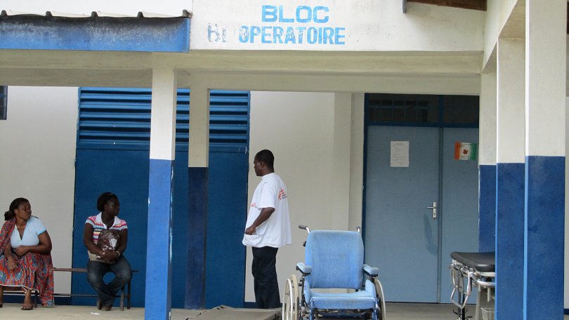 Hôpital d’Attie : l’équipe MSF est a pied à pied d’œuvre «pour faire de la chirurgie de guerre dans une zone de guerre»