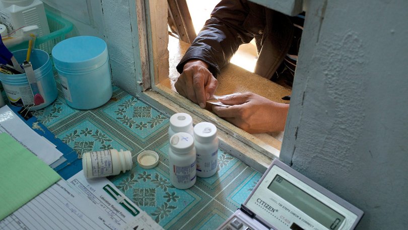 L’histoire d’un patient co-infecté par le VIH/sida et la tuberculose qui lutte pour obtenir des soins au Myanmar alors que les bailleurs de fonds réduisent les financements