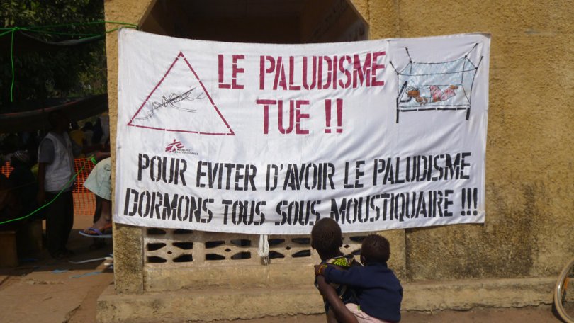 En 2012, MSF à traité 77 000 cas de paludisme dans la zone de Guéckédou, dont 23 000 ont été pris en charge par des agents de santé communautaire.