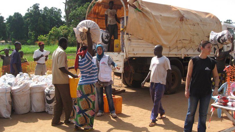 Les équipes de MSF ont aussi mis sur pied trois dispensaires mobiles par semaine afin de fournir des soins à 2 100 personnes déplacées.