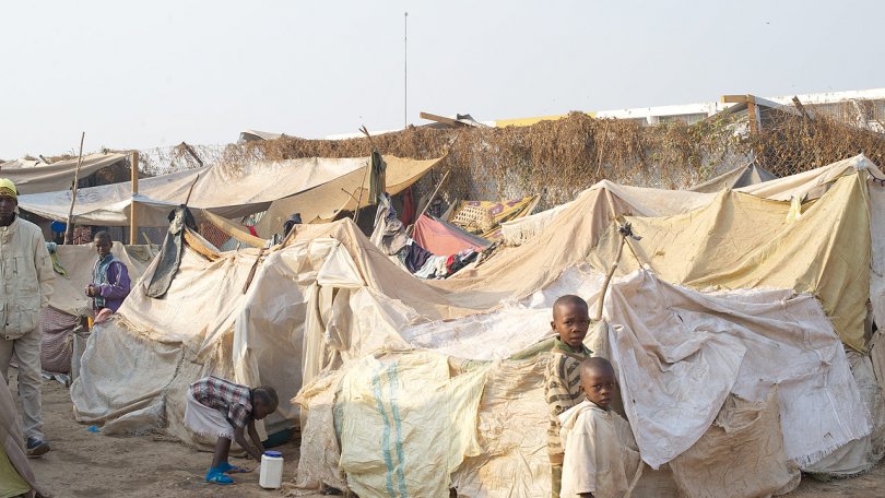 Près de 20% de la population est aujourd'hui déplacée et l'aide humanitaire apportée reste encore largement insuffisante.