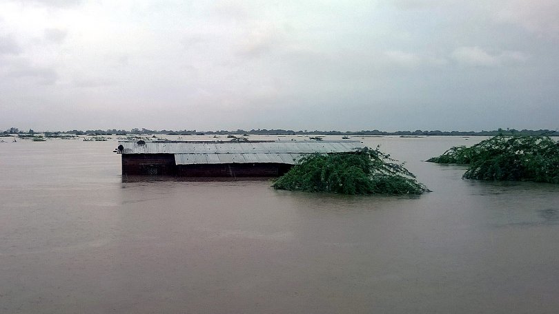 «Les inondations se propagent comme un lent tsunami le long de la rivière, en direction du sud du pays et du Mozambique»