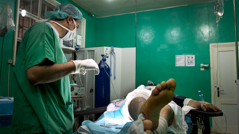 MSF a six centres médicaux en Syrie et apporte un soutien direct à plus de 100 hôpitaux, postes de santé et dispensaires à l’intérieur du pays.