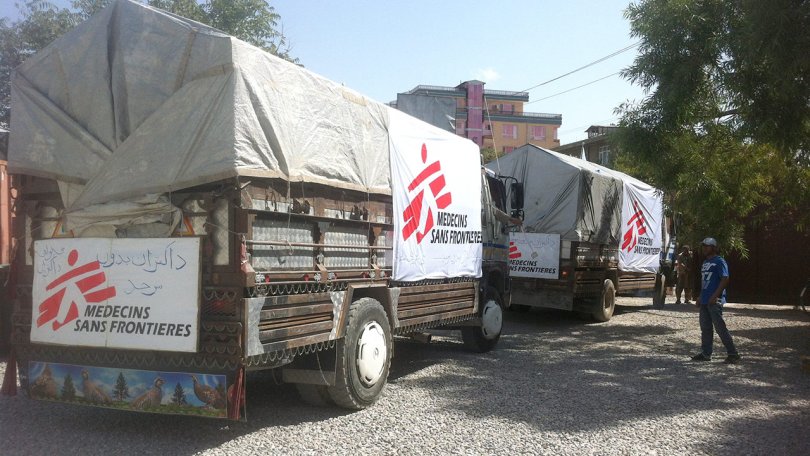 Des fournitures médicales et des médicaments ont été envoyés de toute urgence par la route et par avion à Kunduz.