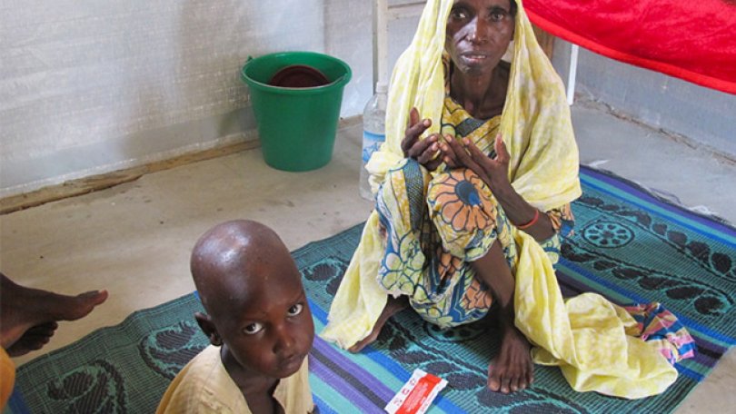 Maka, 55 ans, et son petit-fils Grema Mata, 5 ans, à l’Hôpital de Mora au au Cameroun.