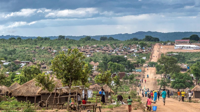 Une des rues principales du camp de Bidibidi en Ouganda.