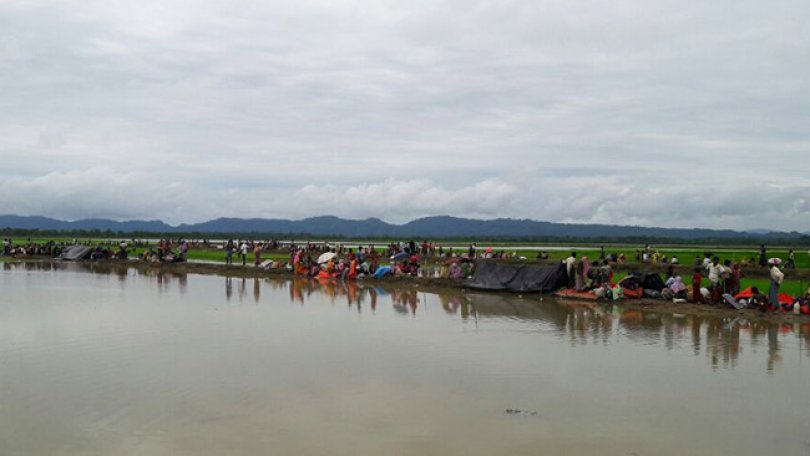 400000 Rohingya ont fui vers le Bangladesh et vivent dans des conditions extrêmement précaires.
