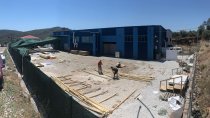 Le centre Covid-19 MSF de Lesbos entrain d'être démonté.