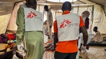 Alors que la violence fait rage dans l'ouest du Darfour, les blessés arrivent par vagues à l'hôpital d'Adré, au Tchad, où ils sont soignés par les équipes de MSF et du ministère de la Santé. 16 juin 2023